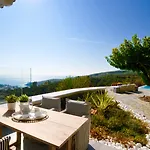 Villa Paparouna *