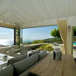 Paparouna Villa *